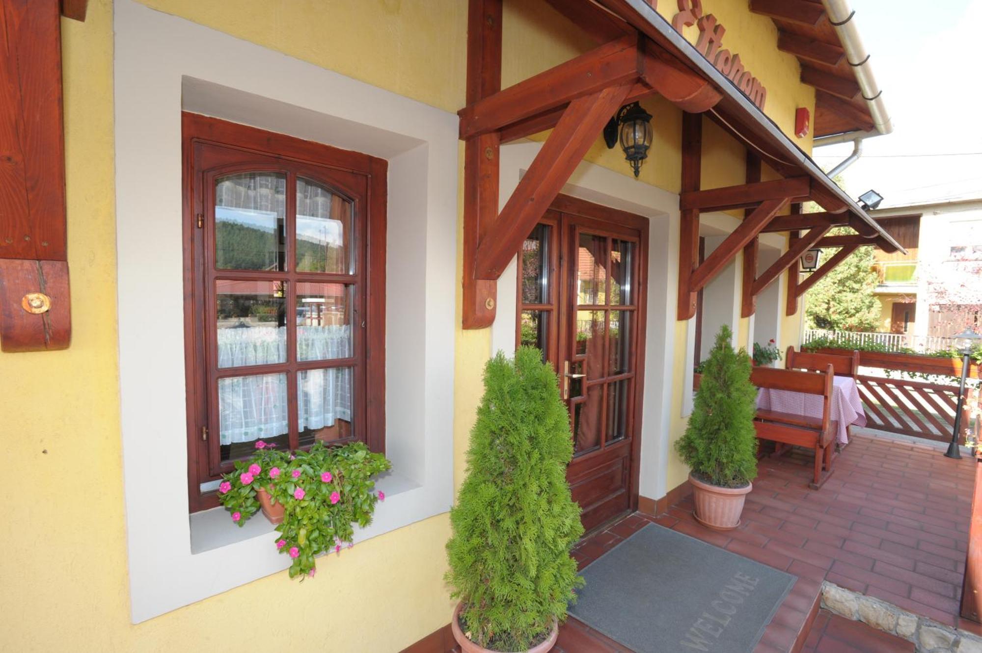 Bükkszék Forras Fogado Bed & Breakfast エクステリア 写真